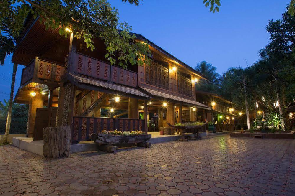 Heuan Parittapa Lanna Resort Baan Tawai Chiang Mai Exterior foto