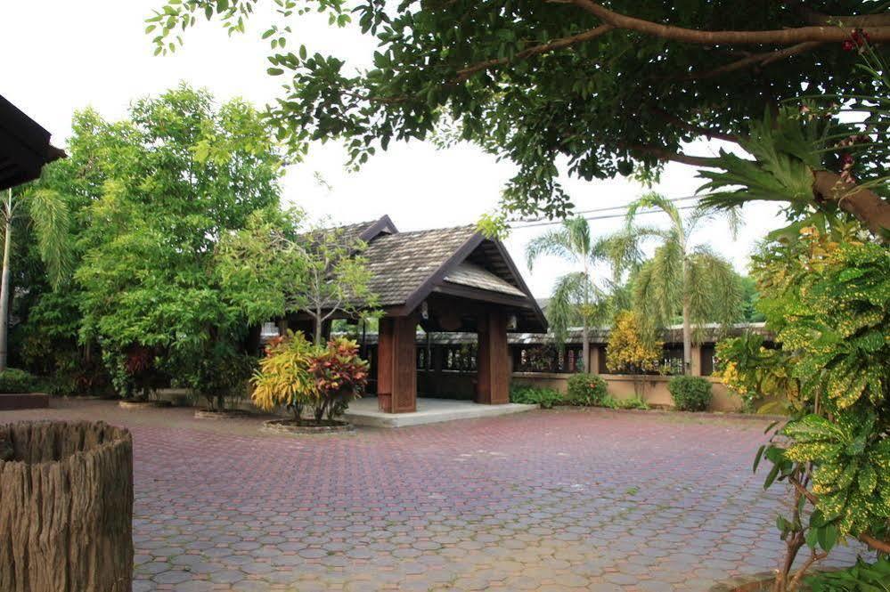 Heuan Parittapa Lanna Resort Baan Tawai Chiang Mai Exterior foto